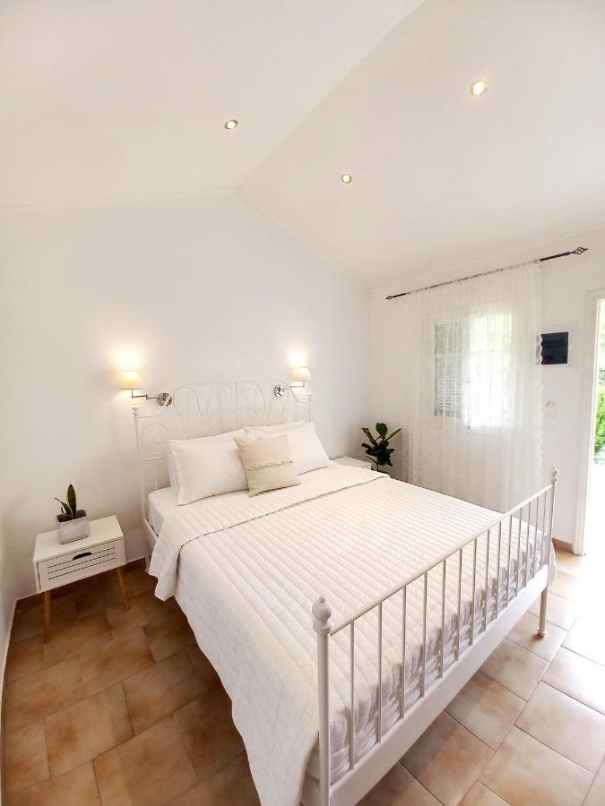Manolia Apartments 입소스 외부 사진